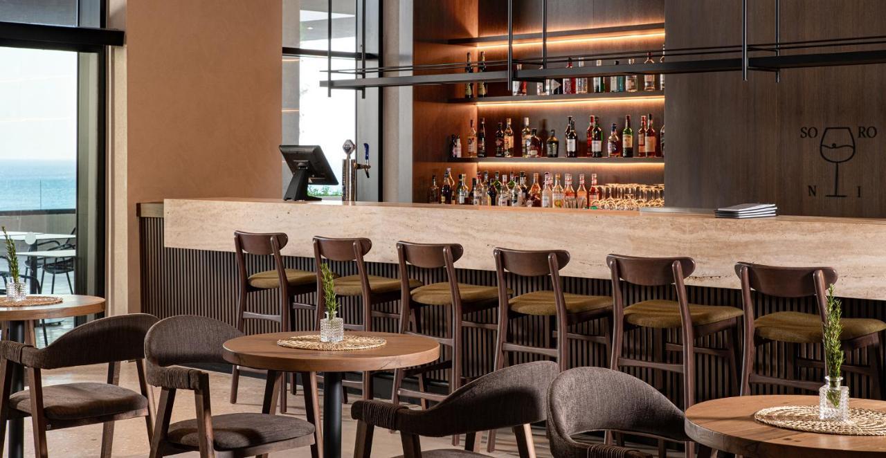 Helea Lifestyle Beach Resort Kallithea  Bagian luar foto The bar at the hotel